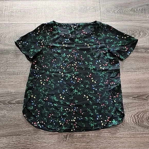 ⛅️ Banana Republic floral Blouse ⛅️ - Picture 1 of 5